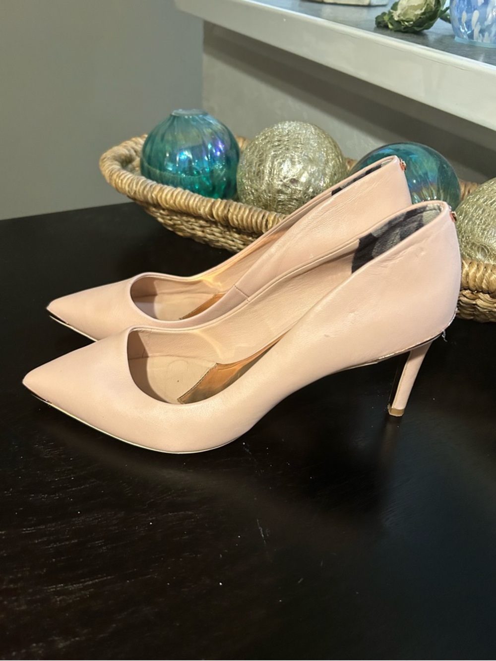 Ted Baker London Pink and Rose Gold Point Toe Pumps Size 39 US 8.5